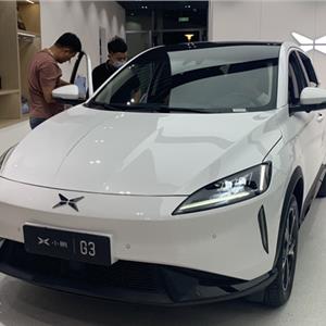 小鹏汽车P7
