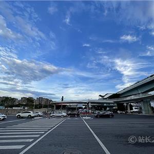 青岛人行道事故